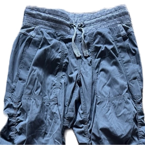 lululemon athletica Kids Charcoal Leggings - Picture 4 of 8